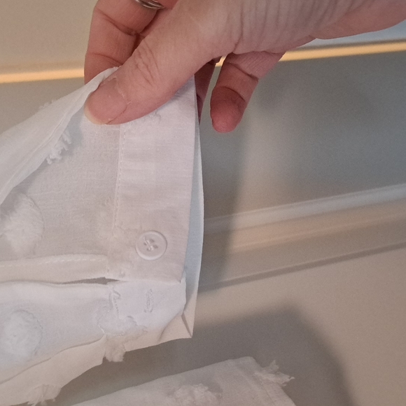 New long sleeved Swiss dot top - Picture 11 of 12